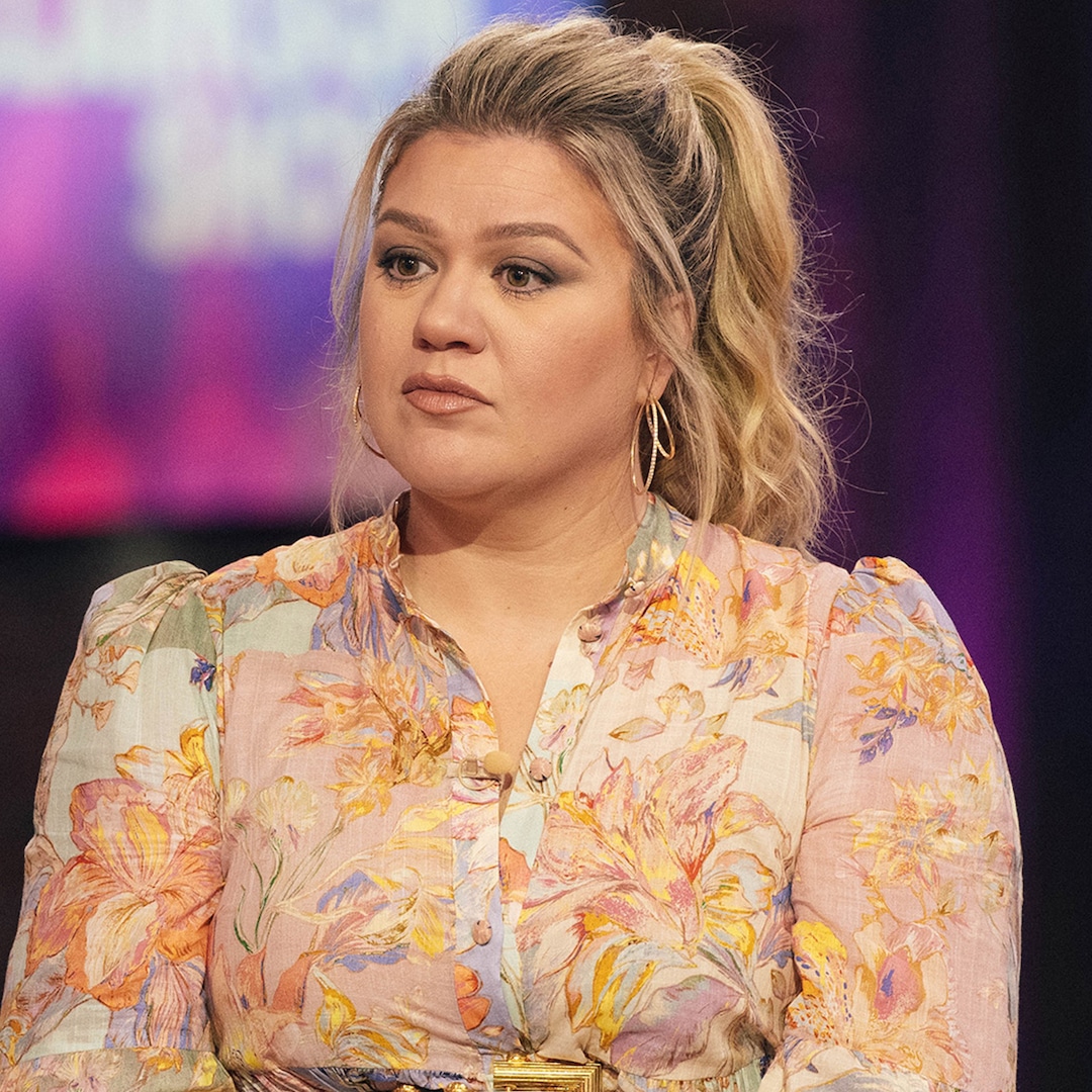 Kelly Clarkson Seemingly Calls Out Ex Brandon Blackstock in New Songs